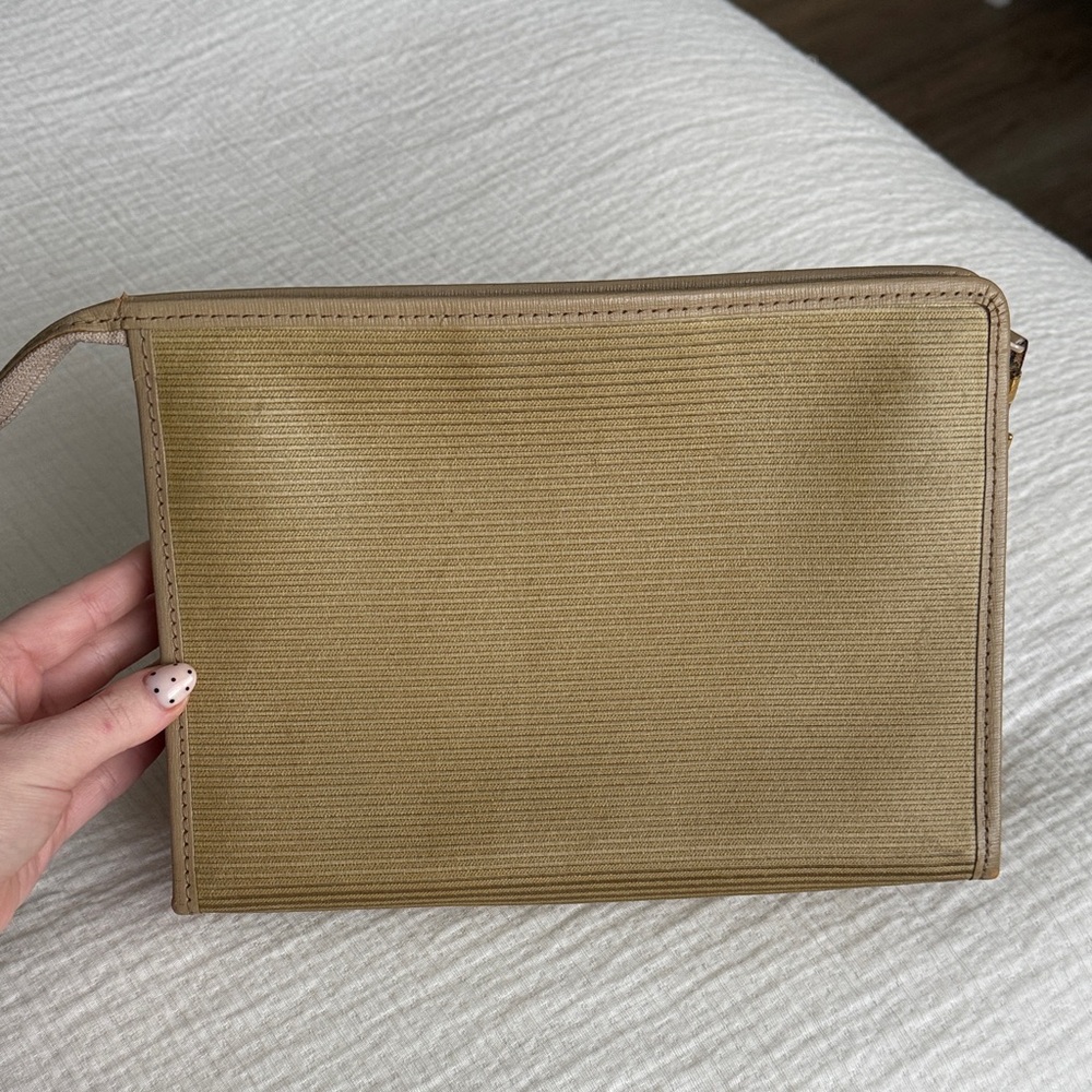 Vintage YSL Tan Clutch - Picture 4 of 12
